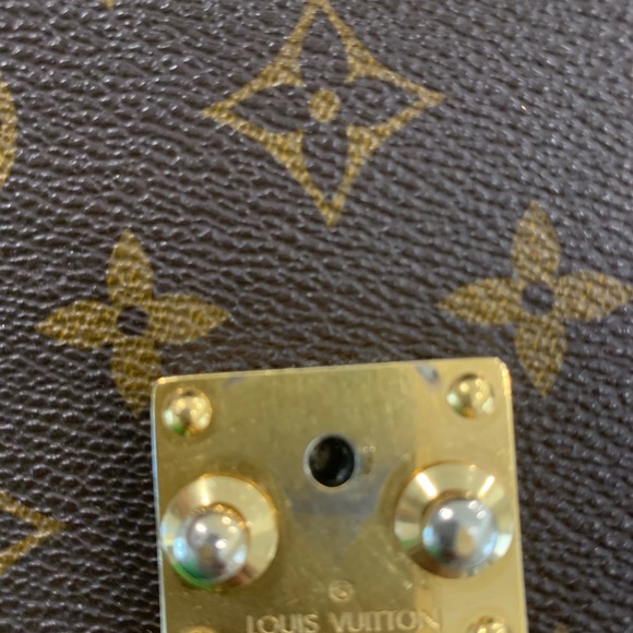 🔴SOLD🔴Louis Vuitton Pochette Métis - Picture 5 of 11